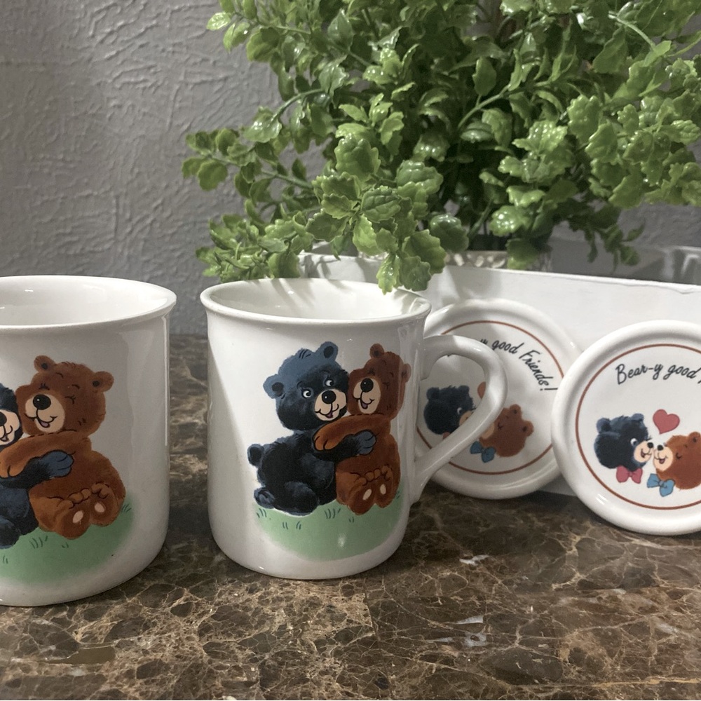 J.S.N.Y Vintage Taiwan Hugging Bear Friends Collectible Mugs  Set of 2